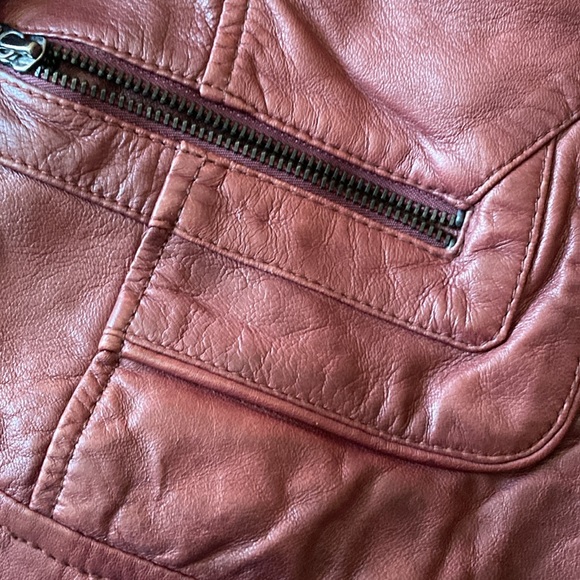 Leather jacket - Picture 4 of 4